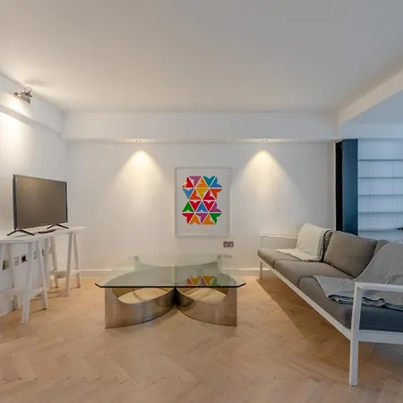 Ferienwohnung Sleek & Stylish 2Bd Flat - Warren Street